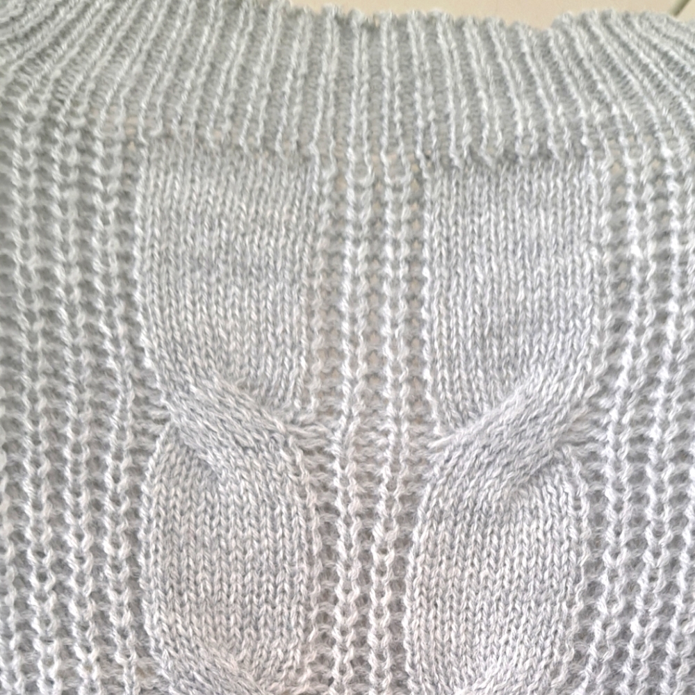 NWOT- Gray Cable Knit Women's Tunic Length Sweater, Size 1X. - Picture 7 of 7